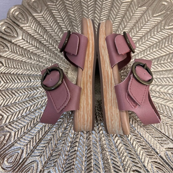 Faux-Leather Clog Sandals for
Toddler Girl SIZE 6 - Picture 9 of 17